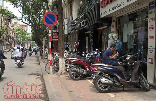 Vỉa hè Hà Nội: Thập thò tái lấn chiếm ảnh 4